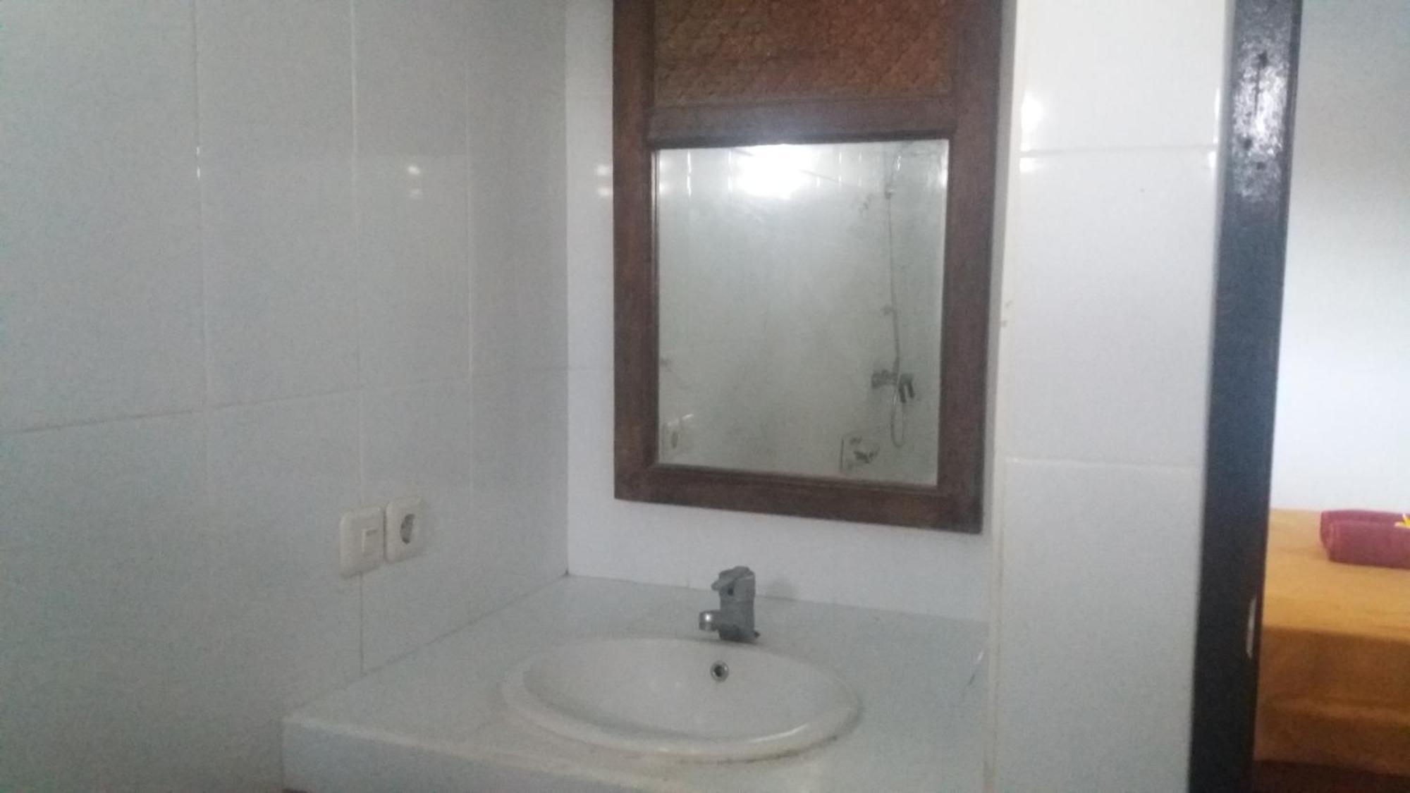Mawar Homestay Canggu Экстерьер фото